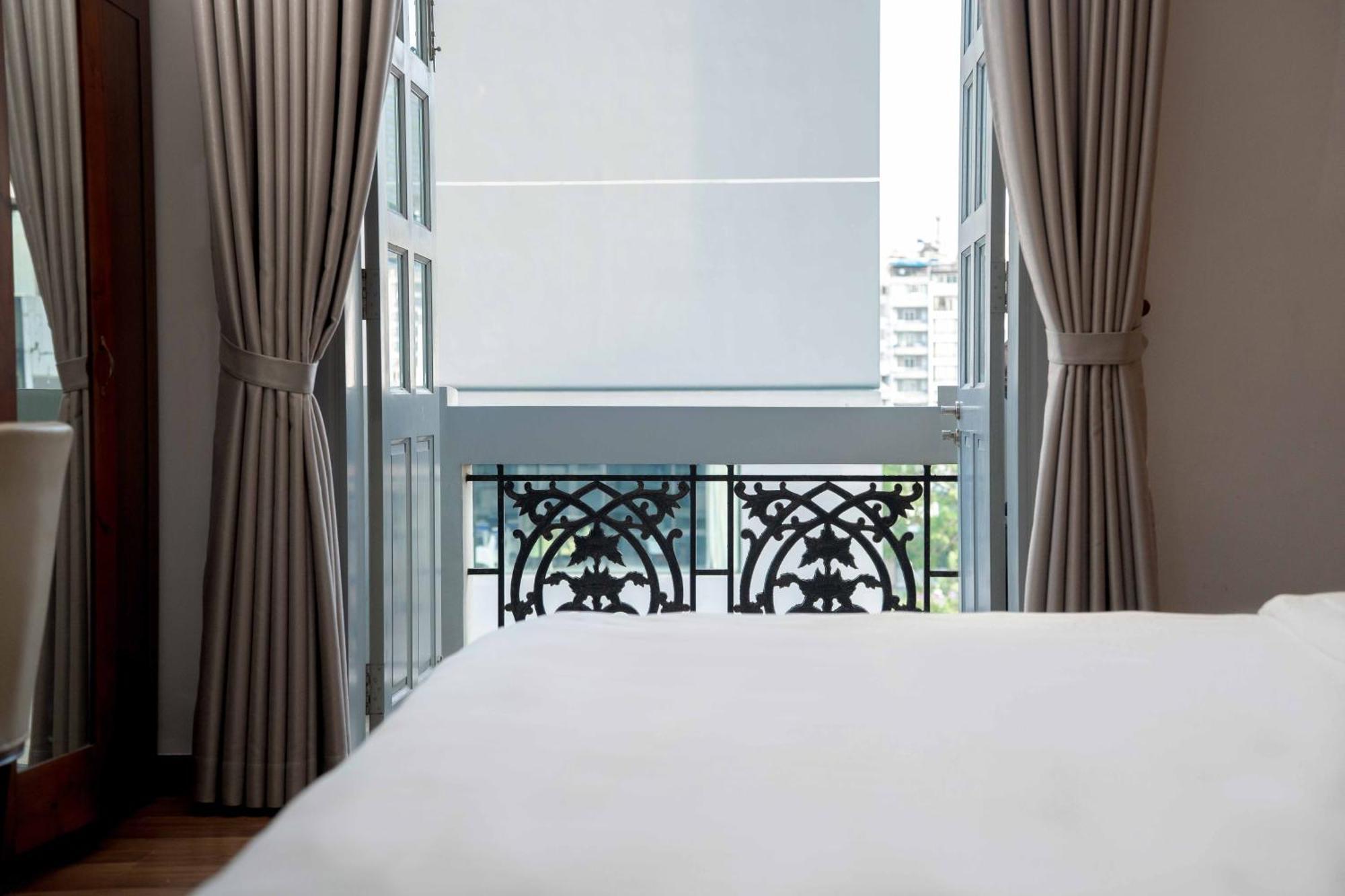 แรมแบรนด์ โฮเต็ล ญาจาง Hotel ภายนอก รูปภาพ